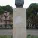 Sullo stesso giardino, la statua di Araldo Crollalanza, giornalista e politico vissuto in epoca fascista